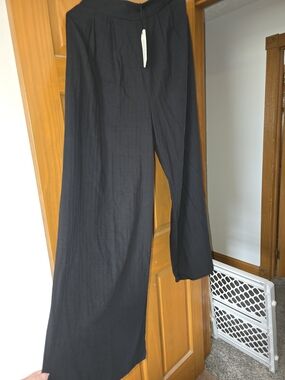 Vine & Love Black High Waisted Wide-Leg Pants Tag Visible